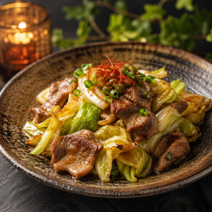 和歌山県産 猪肉と春キャベツの味噌バター炒め