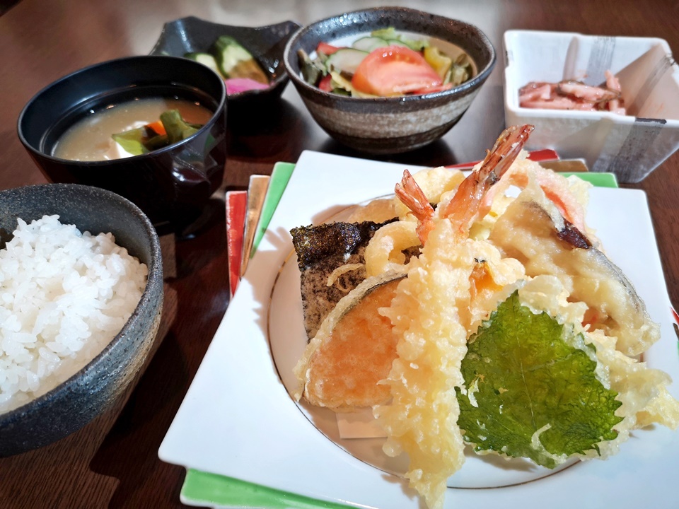 天ぷら定食 (並)